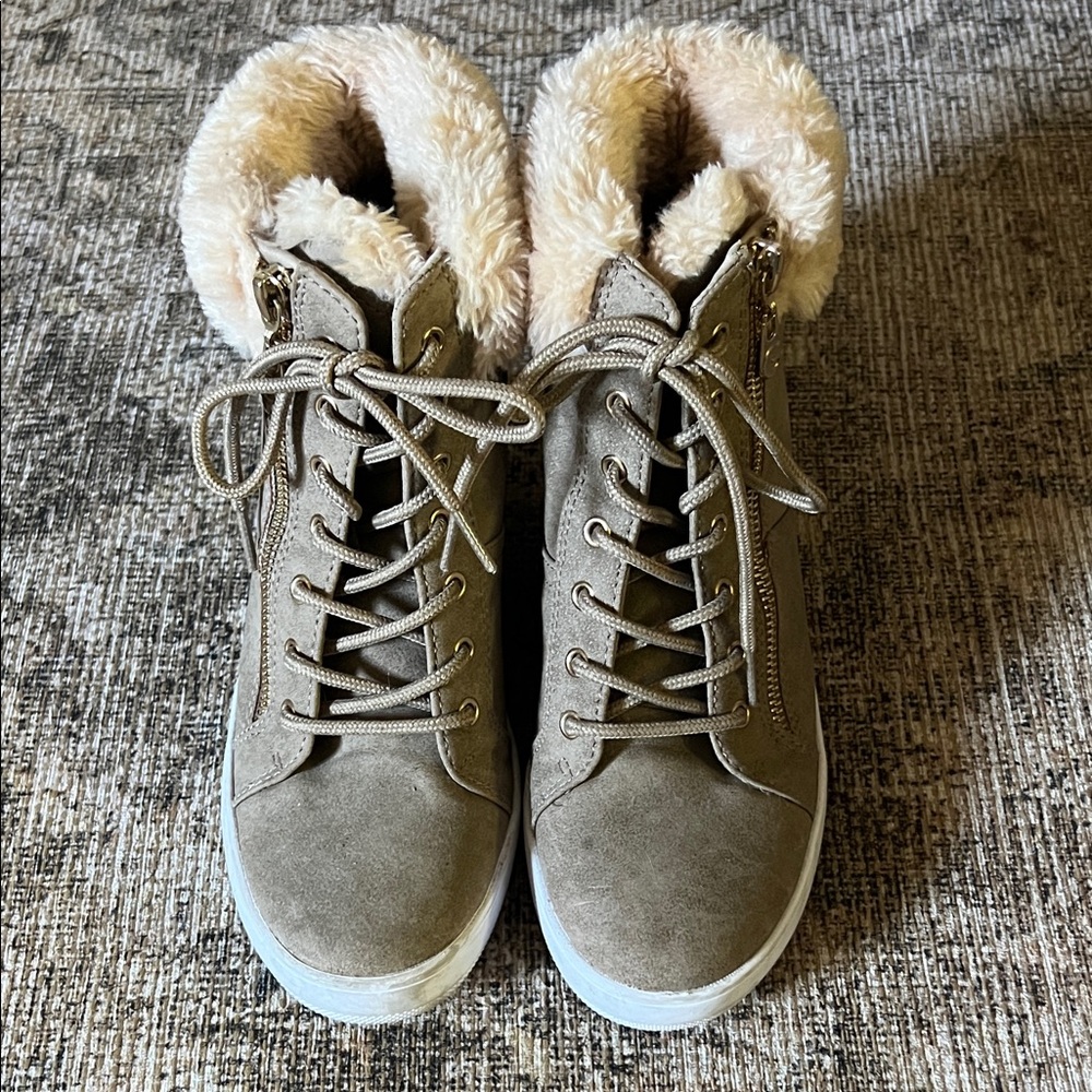 Women’s Faux Fur High-Top Sneakers in Taupe